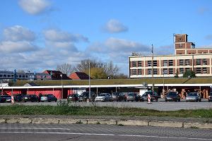 Targowisko Oder Center w Osinowie Dolnym dziaa, bo w ssiedniej Brandenburgii s przepisy pozwalajce wjecha do Polski na zakupy bez konsekwencji w postaci kwarantanny po powrocie