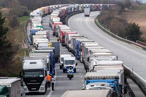 Kilkudziesiciokilometrowa kolejka na granicy niemiecko-polskiej w Goerlitz/Zgorzelcu,  19 marca 2020 r.