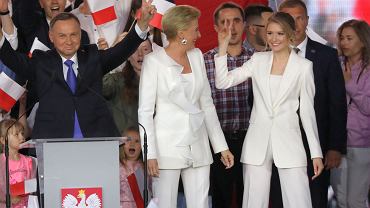 Agata Duda, Kinga Duda i Andrzej Duda - wieczr wyborczy po wyborach prezydenckich