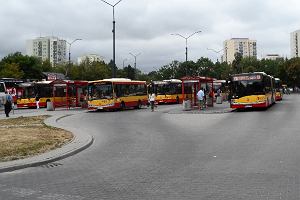 Metro Wilanowska. Po zamkniciu przystanku autobusy na ptli tocz si na pozostaych peronach