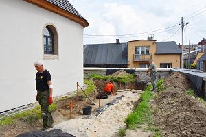 W trakcie prac archeologicznych prowadzonych w Sawkowie natrafiono na szcztki kobiety pochowane w wyjtkowo brutalny, barbarzyski sposb