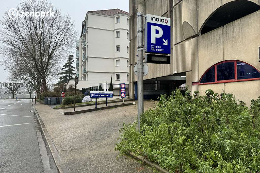 Poissy - Gare de Poissy - Indigo - Parking réservable en ligne - Poissy