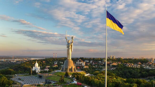 Монумент Родина-мать в Киеве