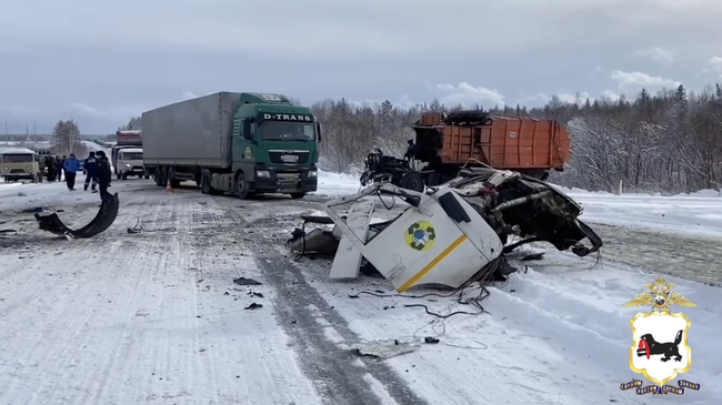 Место ДТП с участием большегрузных автомобилей в Приангарье