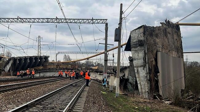 Обрушение путепровода на перегоне Вязьма - Семлёво в Смоленской области