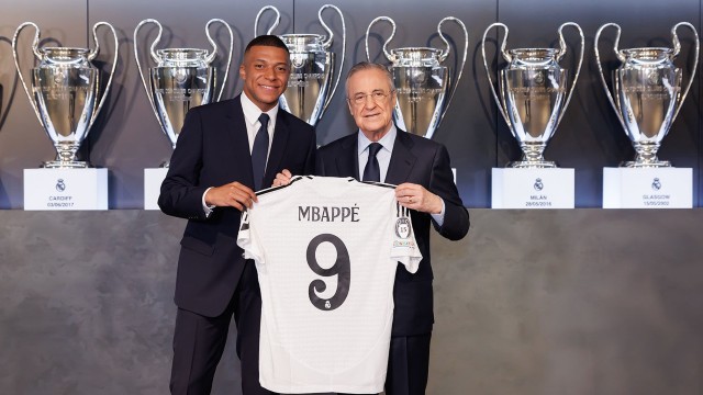 Kylian Mbappe imzayı attı