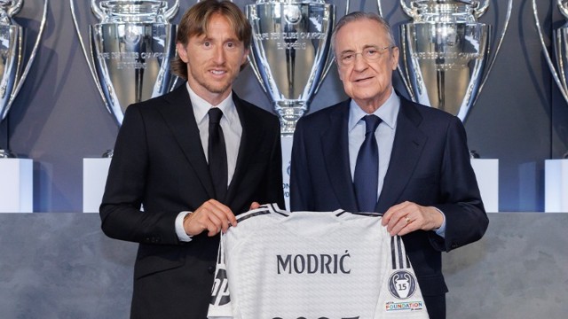 Modric 1 yıl daha Real Madrid'de