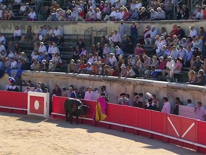 El primer toro de la tarde volvió vivo a los corrales.