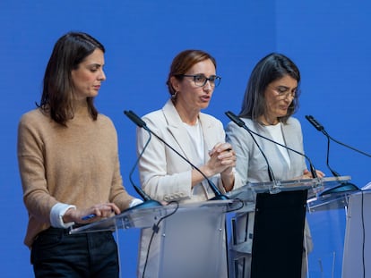 Las coportavoces de Más Madrid Mónica García, Manuela Bergerot y Rita Maestre, este lunes durante la rueda de prensa.