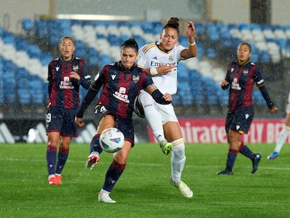 María Méndez y Carla Camacho, en un Real Madrid-Levante el octubre pasado.