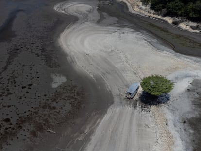 El que queda del riu de la comunitat de Tumbira, a la Reserva de Desenvolupament Sostenible de Río Negro.