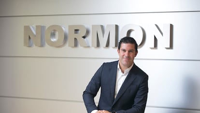 Jesús Govantes, director general adjunto del laboratorio Normon, en la sede de la compañía en Tres Cantos.