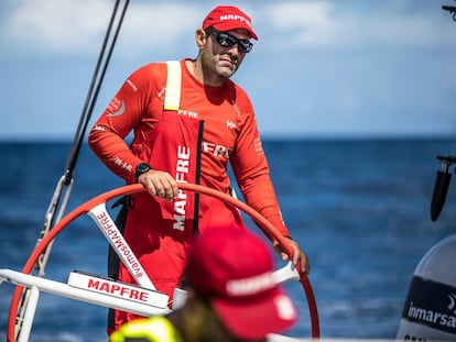 Xabi Fernández a bordo del Mapfre.