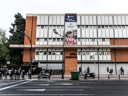 Fachada de un colegio concertado en Valencia, en una imagen de archivo.