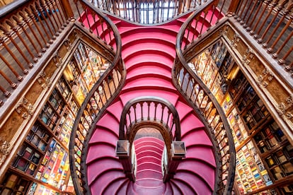 Interior de la Librería Lello, en Oporto, en una imagen cedida por la Fundación de la Librería Lello.