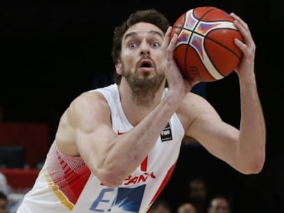 Pau Gasol, durante un partido de España.