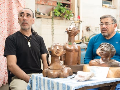 Cristian Cortés, a la izquierda, y Juan Carlos Tulián, en una escena de 'Macongo, la Córdoba Africana'.