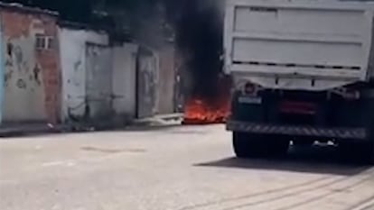  Autobuses-barricada en Río de Janeiro, Brasil. 