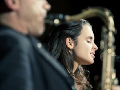 Andrea Motis y Joan Chamorro durante su actuación el pasado viernes en el Festival de Jazz de Barcelona.