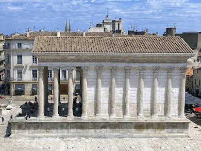 La Maison Carrée fotografiada por Sergi Reboredo desde el museo Carré d’Art, en Nimes (Francia).