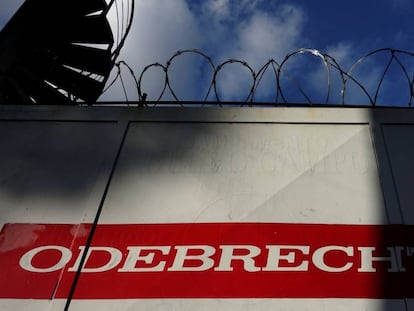 El logo de Odebrecht en una construcción en Caracas (Venezuela).