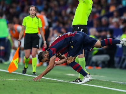 Roberto Soldado en el partido entre el Levante UD y el Deportivo Alavés en Valencia.