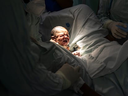 Un niño nace en un centro hospitalario de Santo Domingo (República Dominicana).