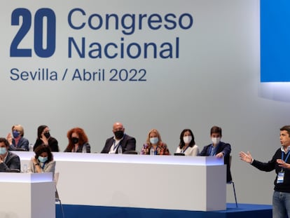 El presidente del PP de Valencia, Carlos Mazón durante el XX Congreso Nacional del partido en Sevilla.