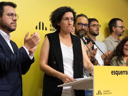 Marta Rovira, con Aragonès y otros dirigentes de ERC, en rueda de prensa tras el resultado este viernes en Barcelona.