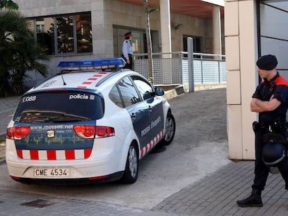 Una patrulla de los Mossos en Blanes en una imagen de archivo. 