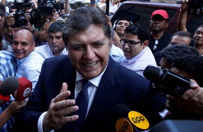 Alan Garcia antes de testificar por el caso Odebrecht en febrero de 2017 