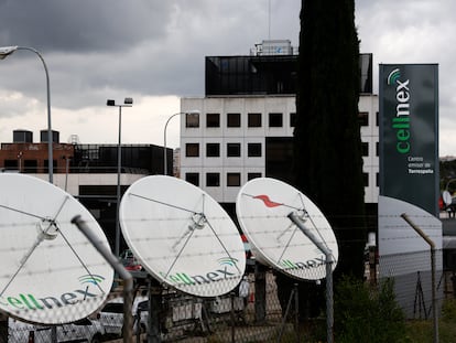 Antenas de Cellnex junto a Torrespaña.