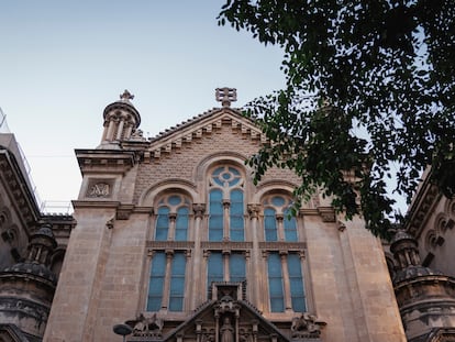 Fachada del edificio de los Jesuitas en la Calle Casp de Barcelona