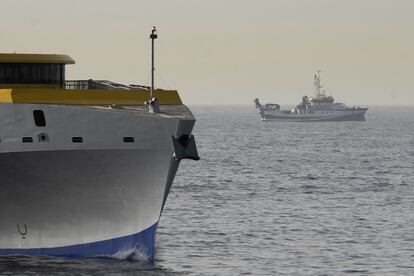 Barco en Tenerife buscando a Anna y Olivia niñas desaparecidas