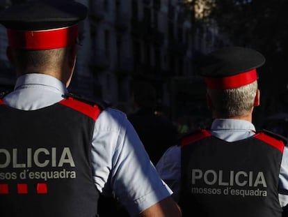 Dos Mossos d'Esquadra, en una imagen de archivo. 