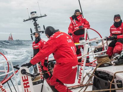 El Mapfre y el Dongfeng durante la tercera etapa de la vuelta al mundo a vela.