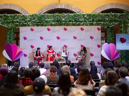 Panelistas participan en una mesa de diálogo en una de las ediciones pasadas del Hay Festival, en Querétaro (México).