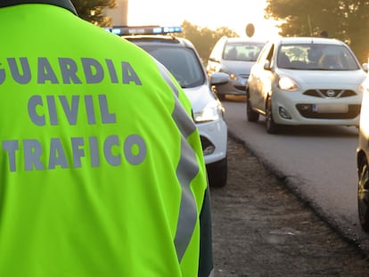 Agente de la Guardia Civil de Tráfico en una imagen de archivo.