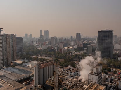 Vista aérea de la contaminación en Ciudad de México.