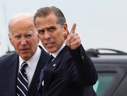 El presidente de Estados Unidos, Joe Biden, con su hijo Hunter, en New Castle (Delaware), el día que fue declarado culpable.