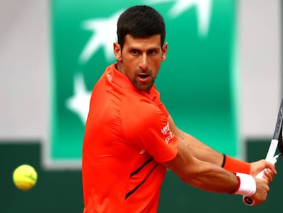 Djokovic, durante el partido contra Struff en París.