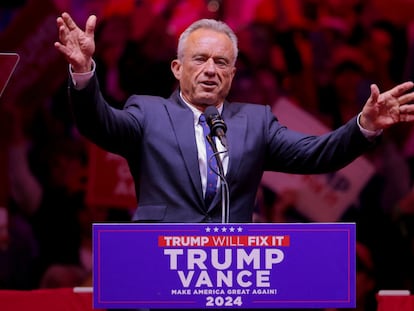 Robert F. Kennedy durante un acto de campaña del candidato presidencial republicano Donald Trump en el Madison Square Garden, en Nueva York, EE.UU., el 27 de octubre de 2024.