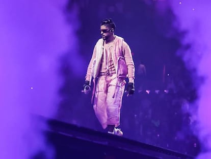 Bad Bunny, en su presentación en Miami durante su gira 'El último tour del mundo', en abril.