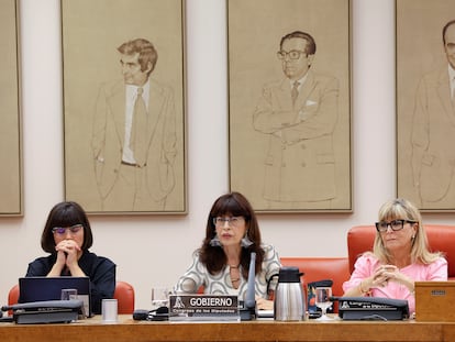 Ana Redondo, en el centro, en la Comisión de Igualdad del Congreso de los Diputados este jueves en Madrid.