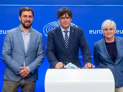 Carles Puigdemont, Toni Comín y Clara Ponsatí en el Parlamento Europeo, el pasado 3 de junio.