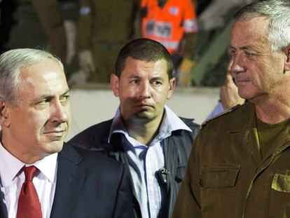 Benjamín Netanyahu y el general Benny Gantz, en Tel Aviv en 2012.