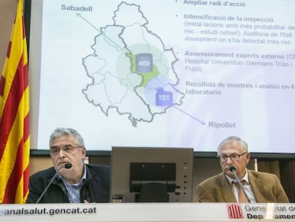 El secretario de Salud P&uacute;blica, Antoni Mateu, y el jefe de Infecciosas de Can Ruti, Miquel Sabri&agrave;, ayer. 