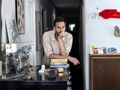 El artista Escif, en su estudio de Valencia, el pasado viernes.