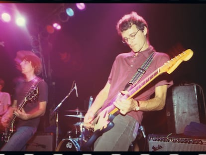 Los guitarristas Mark Arm y Steve Turner, de Mudhoney, en 1997.