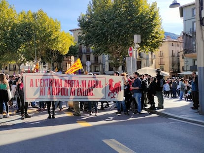 Centenares de personas protestan contra Orriols (AC) y "la extrema derecha" en Ripoll (Girona), en una imagen de archivo.